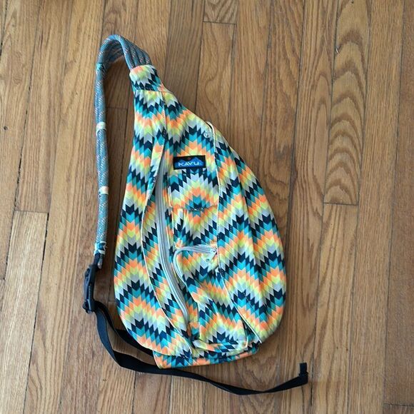 Kavu Multicolor Chevron Backpack - Picture 1 of 5